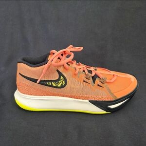 Nike Kyrie Flytrap Men's Size 8.5 Orange Yellow Tennis Shoes  DM1125-800